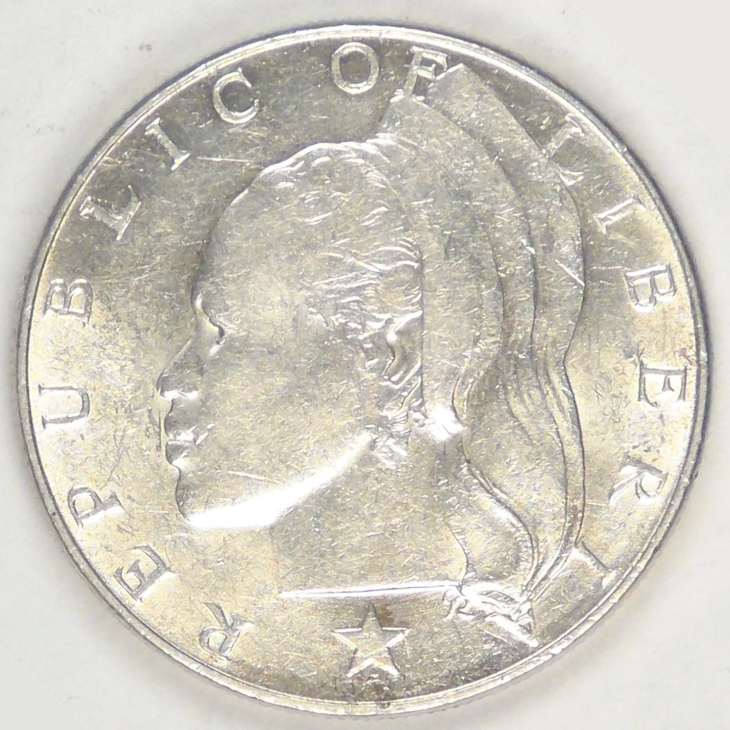 LIBERIA - Republic, 1962 Dollar, Almost Uncirculated